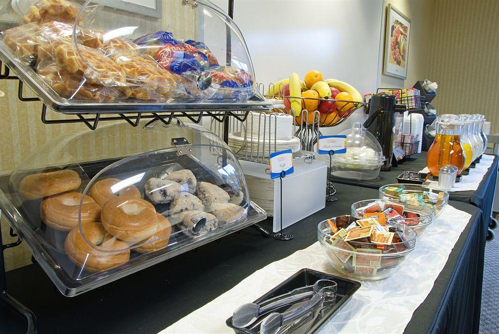Comfort Inn Thetford Mines Restaurant photo